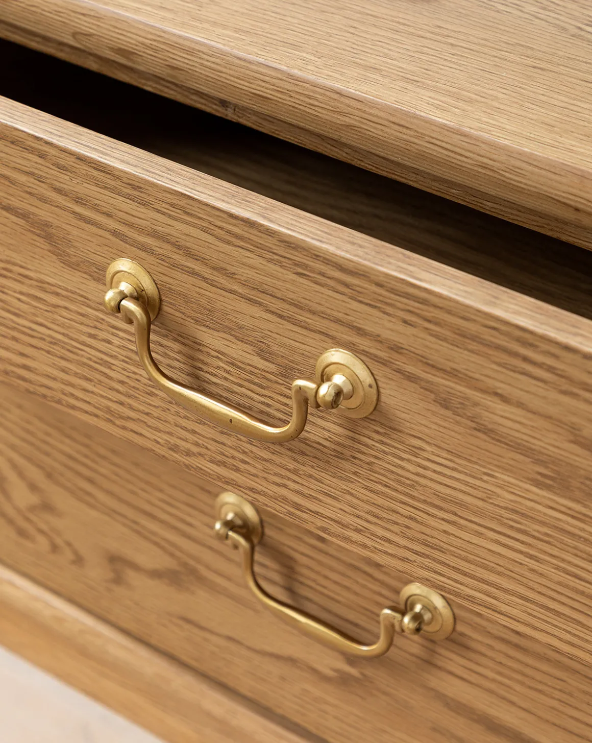 Alessandra Nightstand