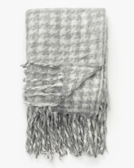Kirsley Houndstooth Throw