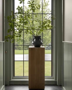 Marlow Pedestal