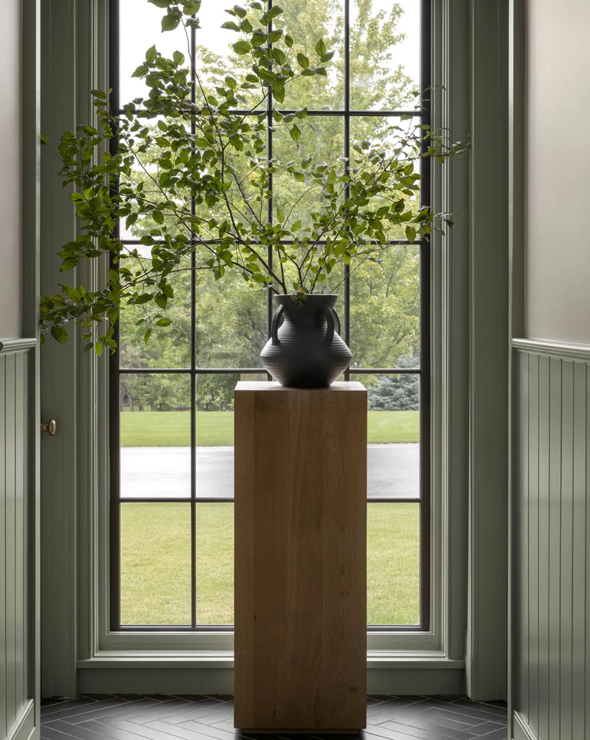 Marlow Pedestal