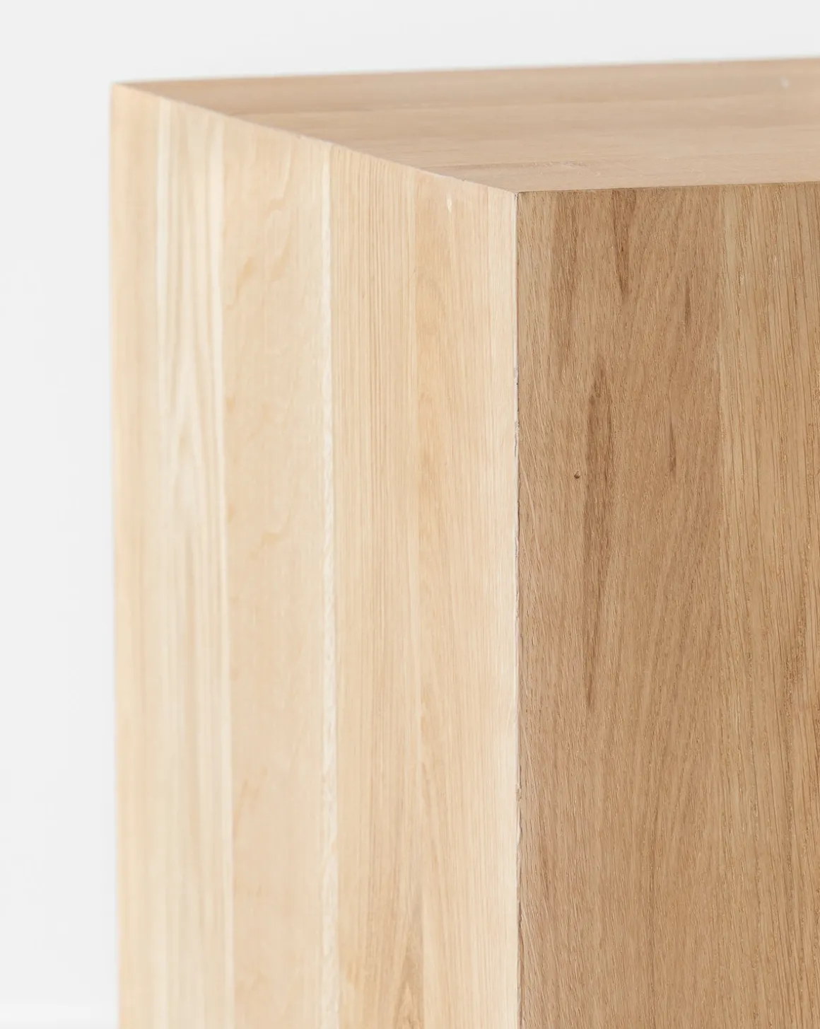 Marlow Pedestal
