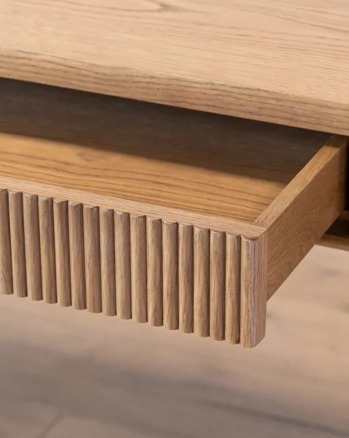Pieter Desk