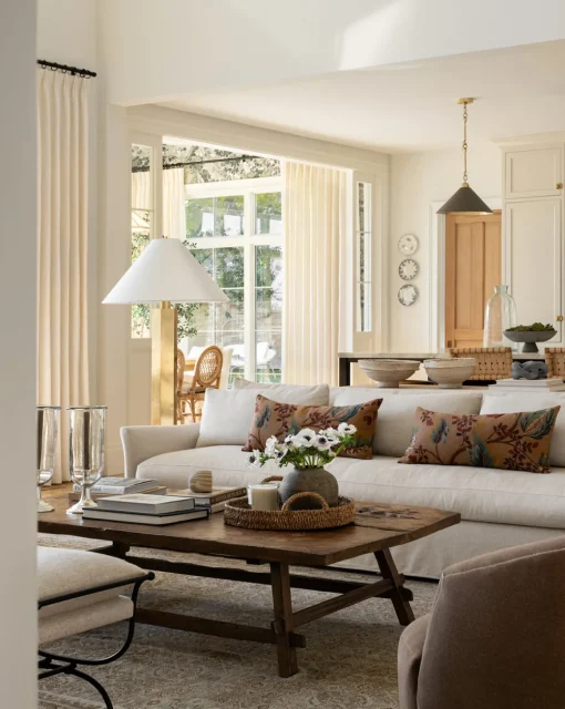 Wilhelmina Classic Slipcover Sofa (85"-110")